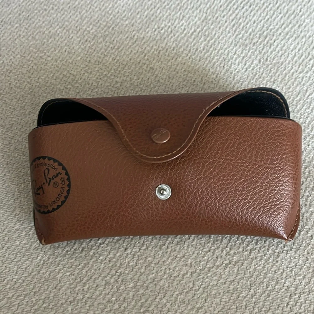 Ray ban Leather Pouch Universal Soft Sunglasses Case Only -Brown
